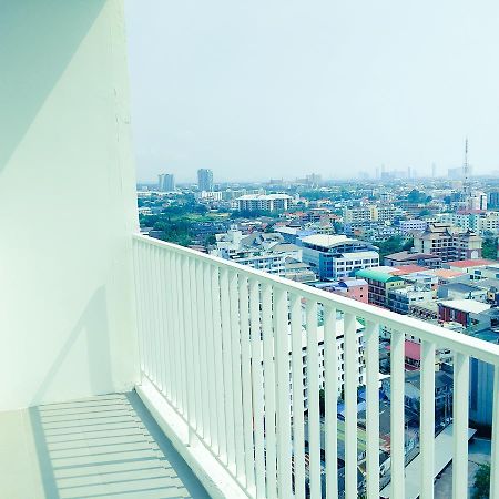 The Base Pattaya 芭提雅基地公寓 Buitenkant foto