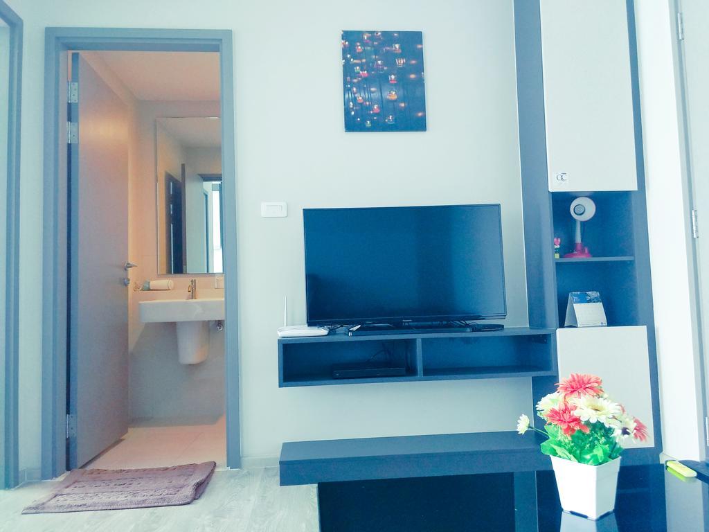 The Base Pattaya 芭提雅基地公寓 Buitenkant foto
