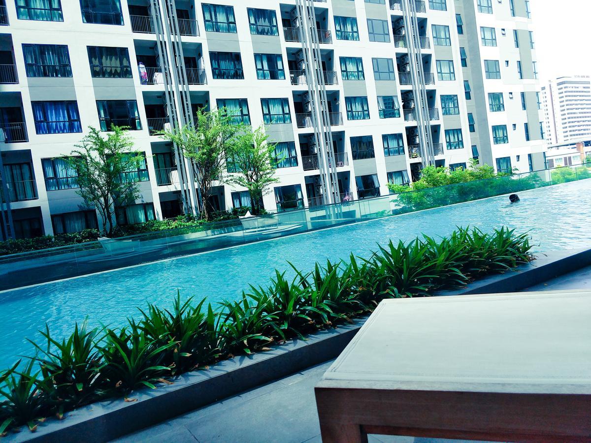 The Base Pattaya 芭提雅基地公寓 Buitenkant foto