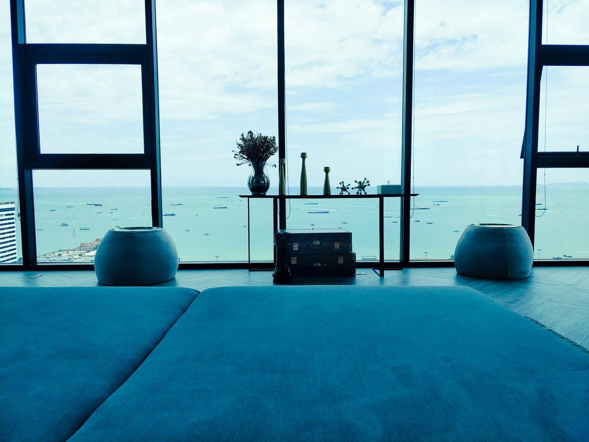 The Base Pattaya 芭提雅基地公寓 Buitenkant foto