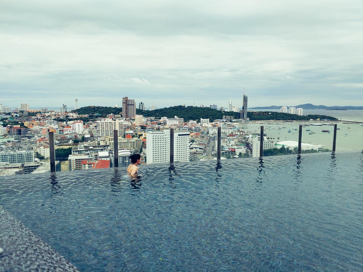 The Base Pattaya 芭提雅基地公寓 Buitenkant foto