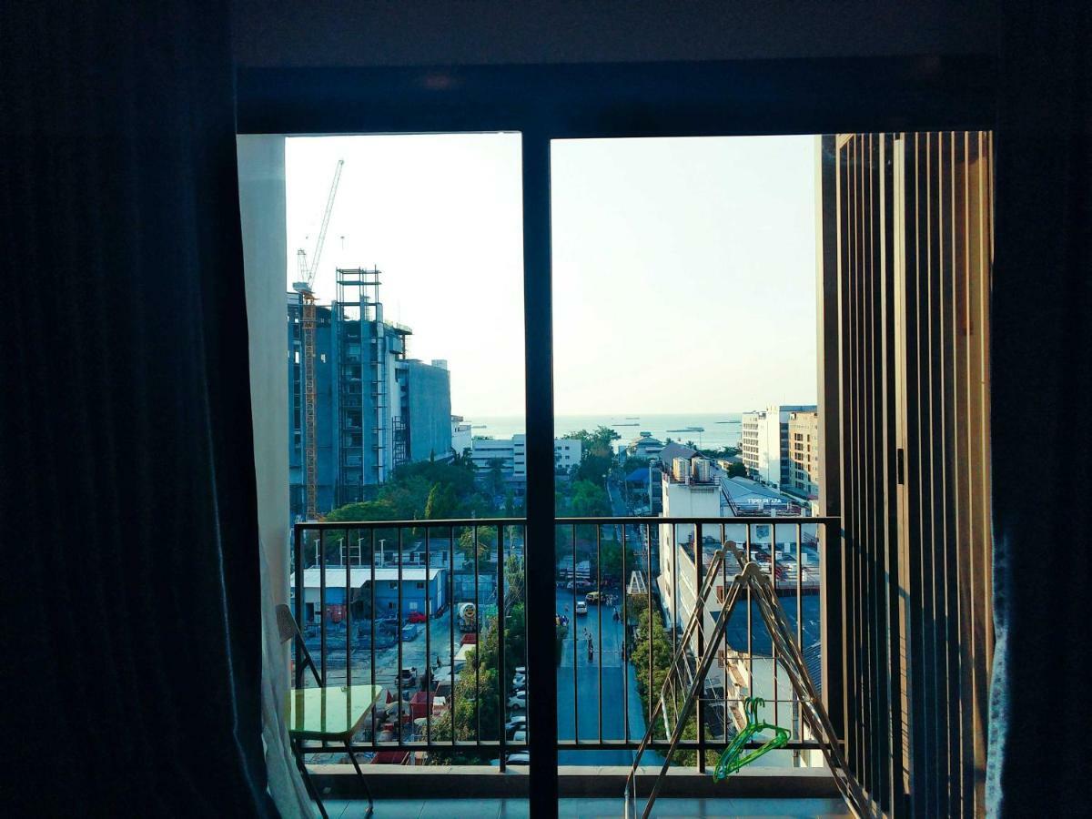 The Base Pattaya 芭提雅基地公寓 Buitenkant foto